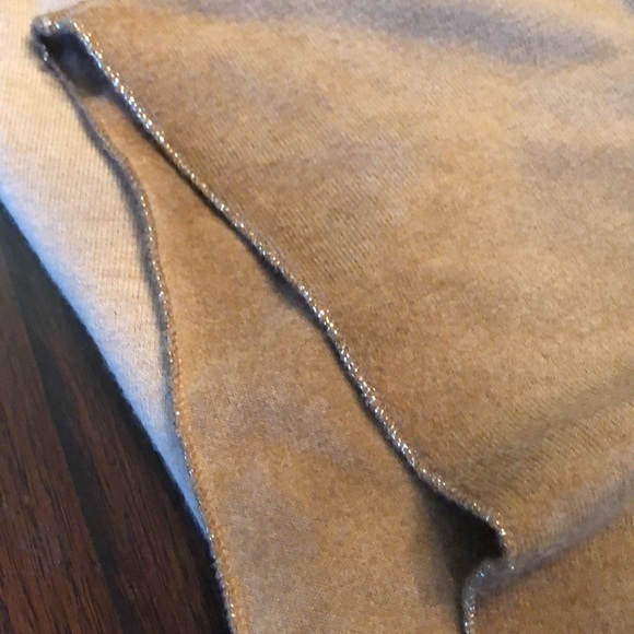 Sunny Studio silver thread trimmed v-neck cuddly textured long dolman sleeve top - Picture 13 of 13